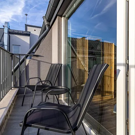 Ishirkov With Mountain View Balcony And Underground Parking