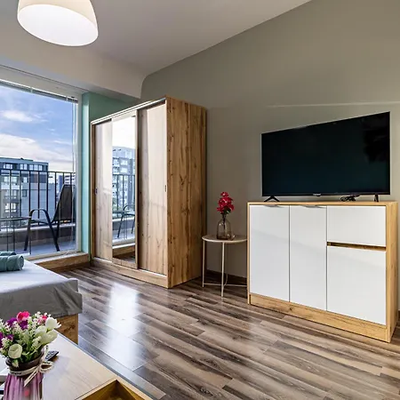 Ishirkov With Mountain View Balcony And Underground Parking Апартамент