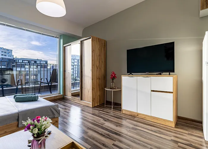 Ishirkov With Mountain View Balcony And Underground Parking Apartamento