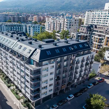 Ishirkov With Mountain View Balcony And Underground Parking 索菲亞