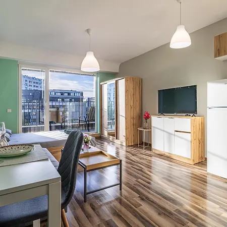 Ishirkov With Mountain View Balcony And Underground Parking *