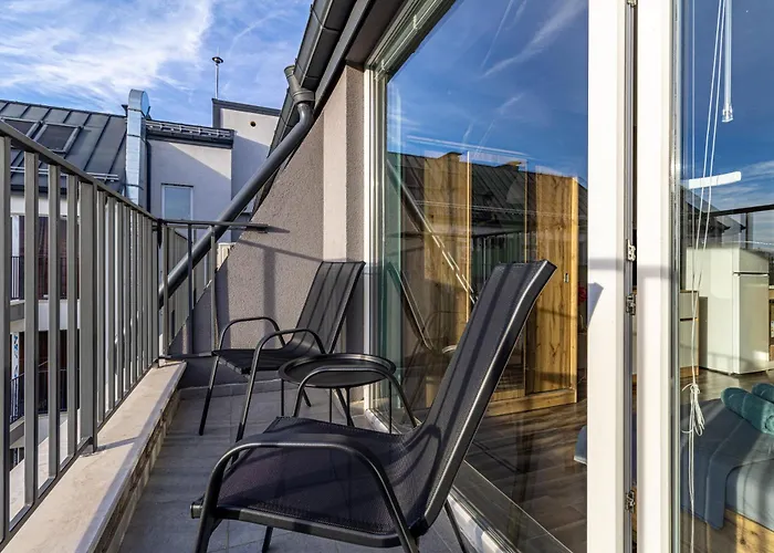 Ishirkov With Mountain View Balcony And Underground Parking