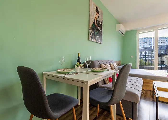 Ishirkov With Mountain View Balcony And Underground Parking Apartamento