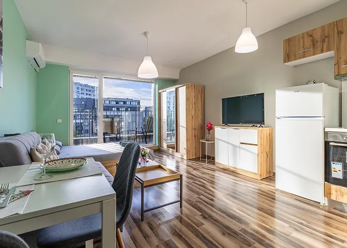 Ishirkov With Mountain View Balcony And Underground Parking *